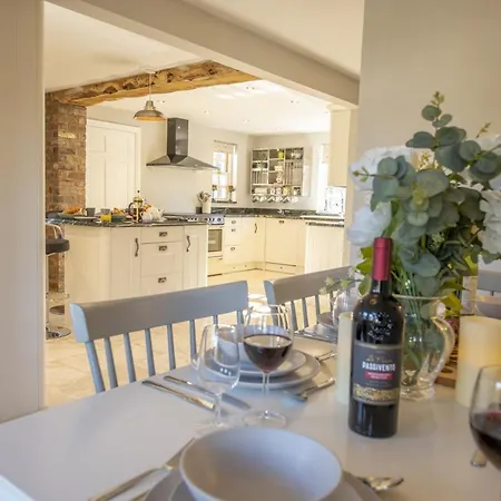 Saxon House Dom wakacyjny *